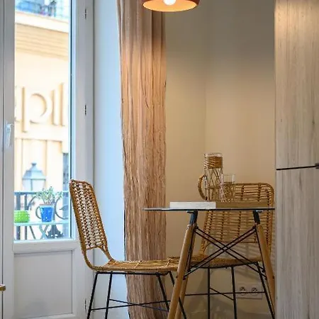 Beau 3p Quartier La Tour St Francois Vieux Apartment