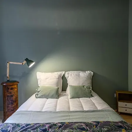 Beau 3p Quartier La Tour St Francois Vieux Apartment
