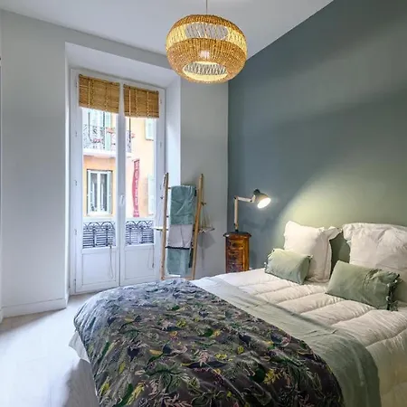 Beau 3p Quartier La Tour St Francois Vieux Apartment